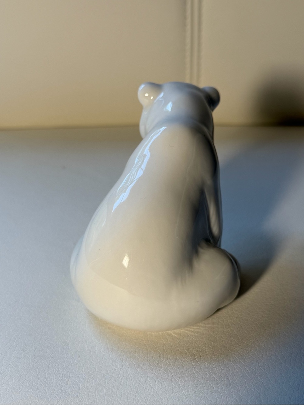 Lladro Glossy White Polar Bear Porcelain Figurine - Picture 2 of 3